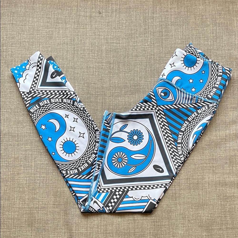 Nike ONE All-Over Print Yin-Yang Moon Stars Blue Leggings